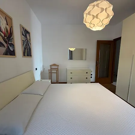 Apartment 5 Min - Station At 2' - Wifi Lecco